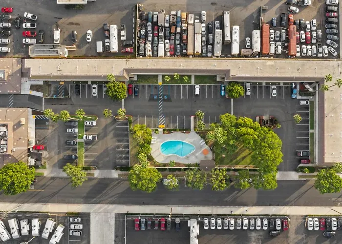 Cheap hotel: Vagabond Inn Oxnard